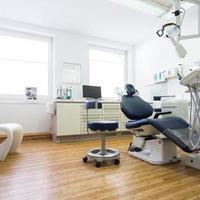 Behandlungszimmer Dentalzentrum Karlsruhe