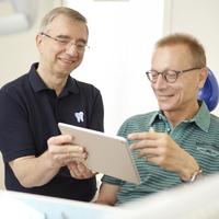 Patientengespräch Zahnarztpraxis Dr. Thomas Röder & Kollegen Wetzlar