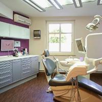 https://downloadimedode.s3.amazonaws.com/arzt_premium/385194-dr-med-dent-thomas-loeffler/Neue%20Bilder%20700px/Behandlung%204_700px.jpg