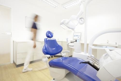 Behandlungszimmer Zahnarztpraxis Dr. Thomas Röder & Kollegen Wetzlar