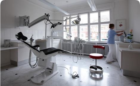 Behandlungszimmer Zahnarztpraxis Dres. Thomsen & Kollegen Hamburg
