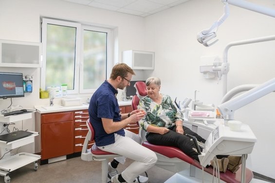 Zahnarztpraxis Henning Riße - Zahnarzt Westerkappeln - Patientin